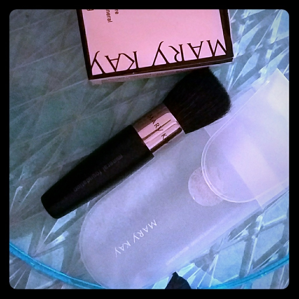 Mineral powder foundation brush free